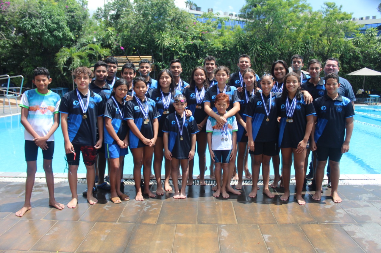 atletas-de-ilopango-ganan-38-medallas-en-el-torneo-nacional-de-natacion